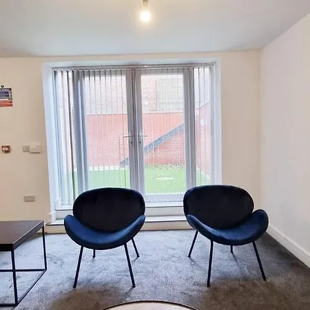 Free Parking - Stunning 2-Br Near Salford Royal Apartment Manchester Exterior photo