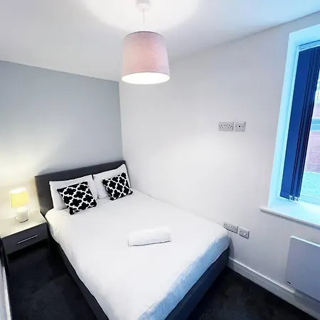 Free Parking - Stunning 2-Br Near Salford Royal Apartment Manchester Exterior photo